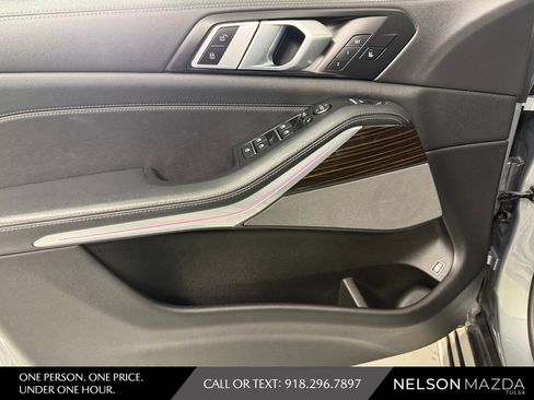 Used 2025 BMW X5 xDrive50e AWD/4WD image 19