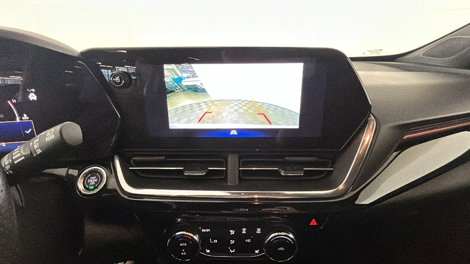 Used 2025 Chevrolet Trax RS w/ Driver Confidence Package FWD image 29