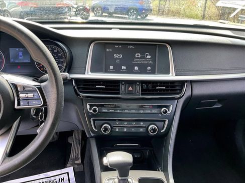 Used 2020 Kia Optima LX image 24