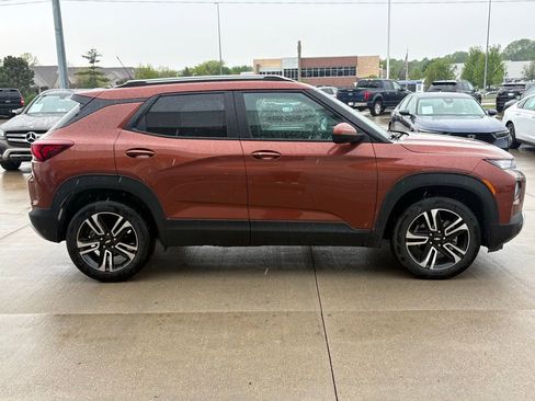Used 2021 Chevrolet TrailBlazer LT w/ Sun and Liftgate Package AWD/4WD image 4