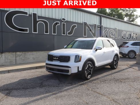 Used 2025 Kia Telluride S FWD image 1