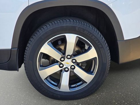 Used 2018 Chevrolet Traverse LT AWD/4WD image 36