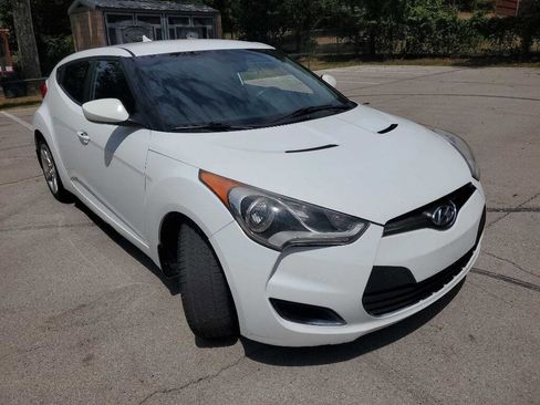 Used 2015 Hyundai Veloster image 8