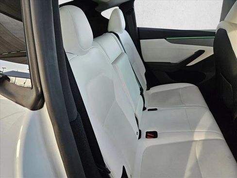 Used 2026 Tesla Model Y Long Range image 19
