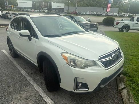 Used 2017 Subaru Crosstrek 2.0i Limited AWD/4WD image 5