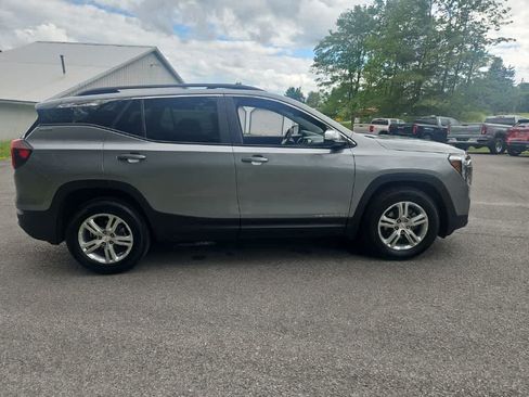 Used 2024 GMC Terrain SLE w/ Driver Convenience Package FWD image 6