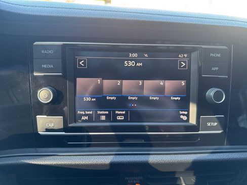 Used 2019 Volkswagen Jetta SE w/ Cold Weather Package image 18