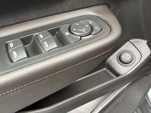 Used 2021 GMC Terrain SLE w/ Driver Convenience Package AWD/4WD image 12