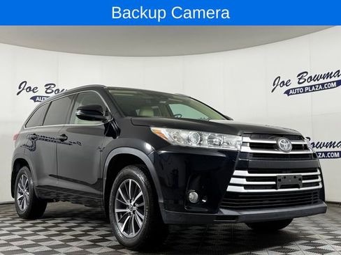 Used 2018 Toyota Highlander XLE AWD/4WD image 4
