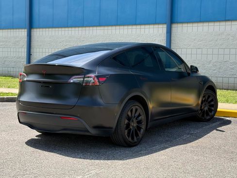 Used 2022 Tesla Model Y Long Range AWD/4WD image 5