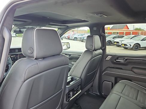 New 2026 GMC Sierra 1500 AT4X image 9