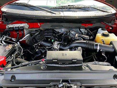 Used 2013 Ford F150 XLT w/ Mid Equipment Group image 8