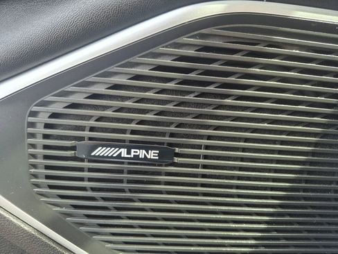 Used 2024 Jeep Wagoneer L Series II w/ Flexible Seating Group image 15