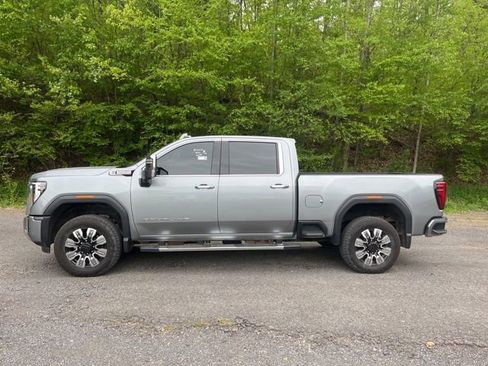 Used 2024 GMC Sierra 2500 Denali w/ Denali Reserve Package AWD/4WD image 9