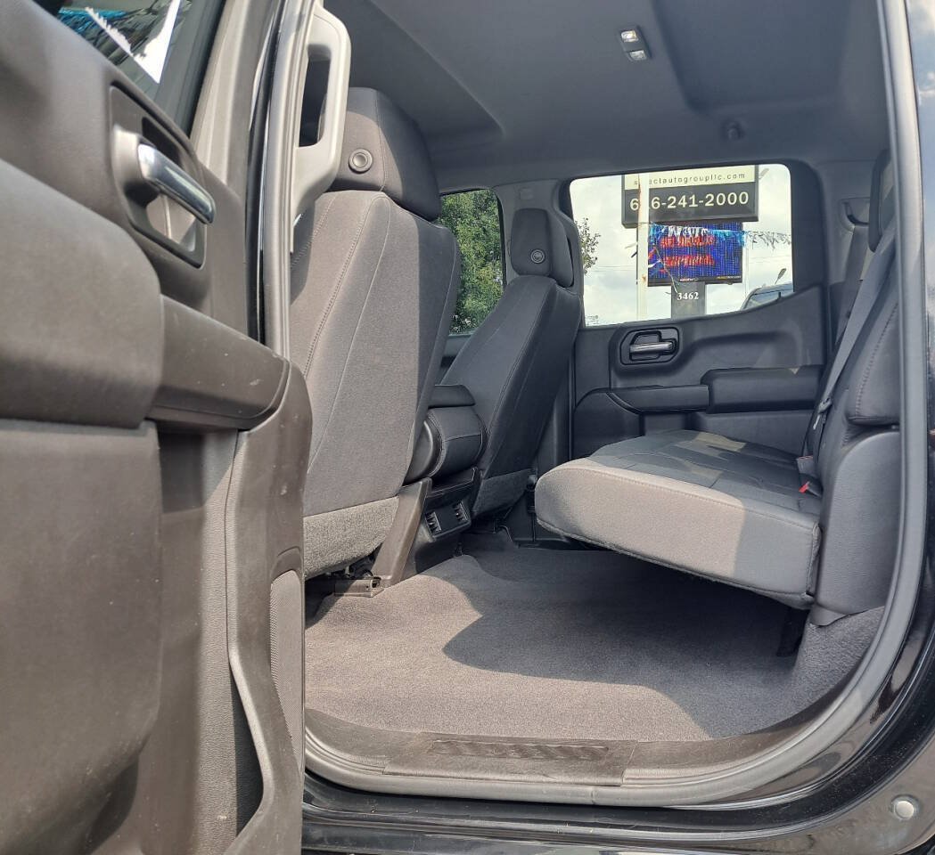 Used 2019 GMC Sierra 1500 4x4 Crew Cab w/ Convenience Package image 3