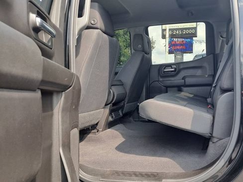 Used 2019 GMC Sierra 1500 4x4 Crew Cab w/ Convenience Package image 3