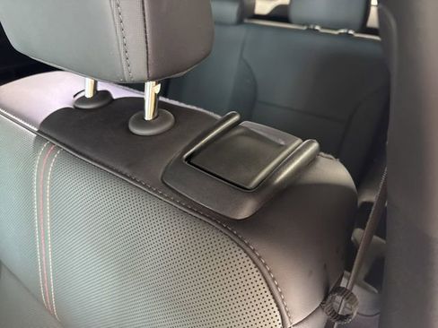 Used 2025 GMC Acadia AT4 image 26