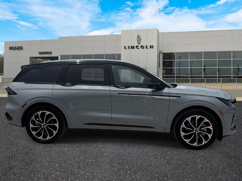 New 2026 Lincoln Nautilus Reserve AWD/4WD image 2