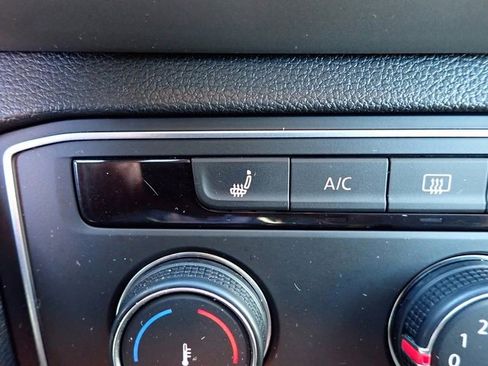 Used 2018 Volkswagen Atlas SE image 25