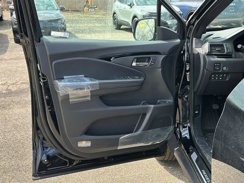 New 2026 Honda Ridgeline Black Edition image 8