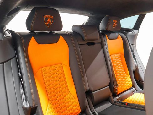 Used 2021 Lamborghini Urus AWD/4WD image 49