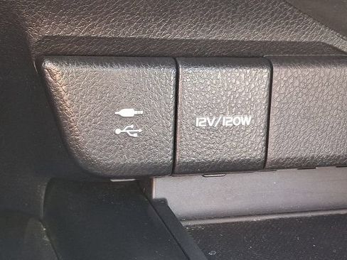 Used 2018 Toyota Camry LE w/ Convenience Package FWD image 22
