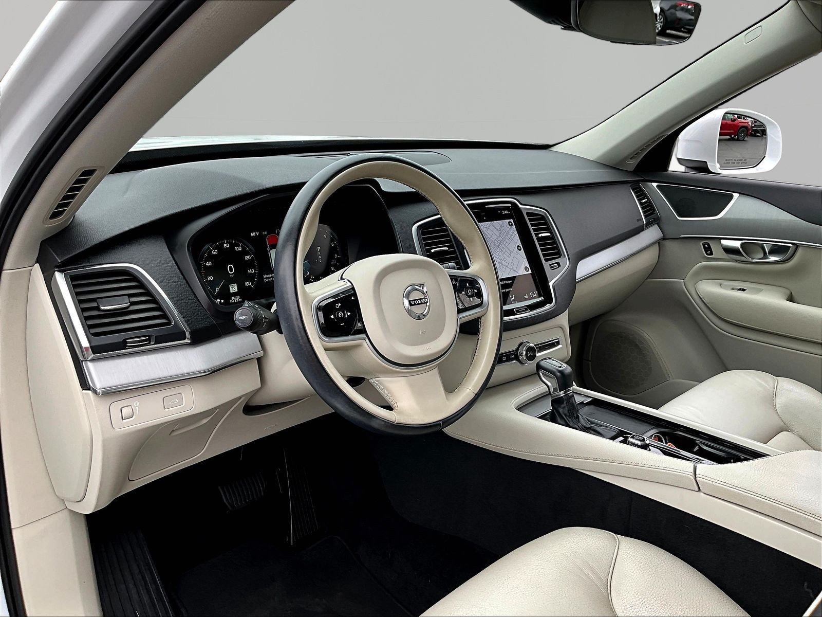 Used 2022 Volvo XC90 T5 Momentum AWD/4WD image 17