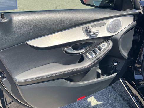 Used 2021 Mercedes-Benz C 300 Sedan image 6