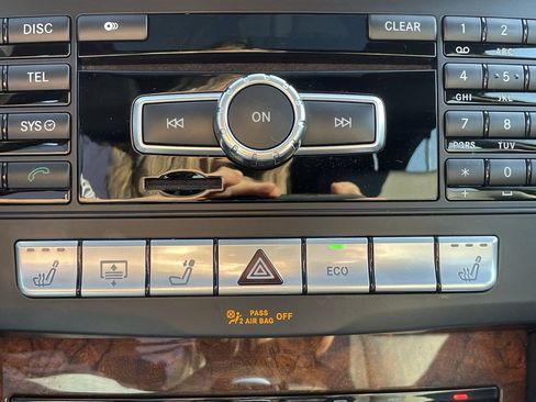 Used 2014 Mercedes-Benz E 350 4MATIC Sedan image 33