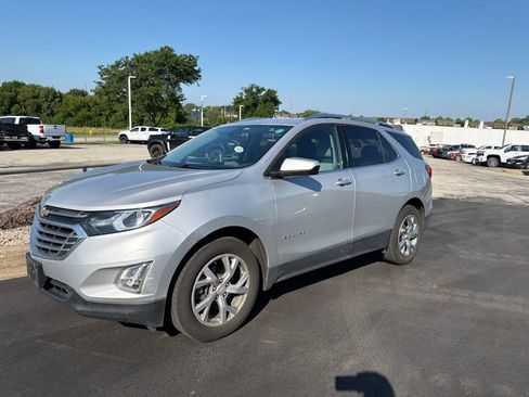 Used 2020 Chevrolet Equinox LT w/ LPO, Cargo Package AWD/4WD image 3