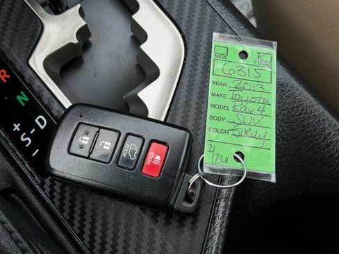 Used 2013 Toyota RAV4 Limited image 52