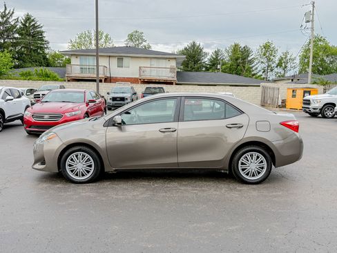 Used 2018 Toyota Corolla LE FWD image 5