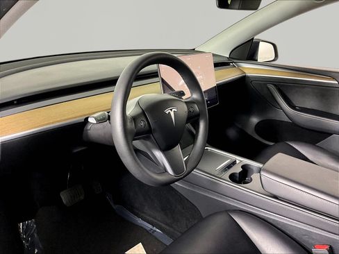 Used 2023 Tesla Model Y Long Range AWD/4WD image 17