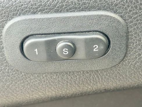Used 2017 Jeep Grand Cherokee Overland AWD/4WD image 11