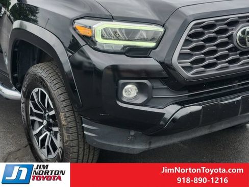 Used 2022 Toyota Tacoma TRD Sport w/ Technology Package RWD image 10