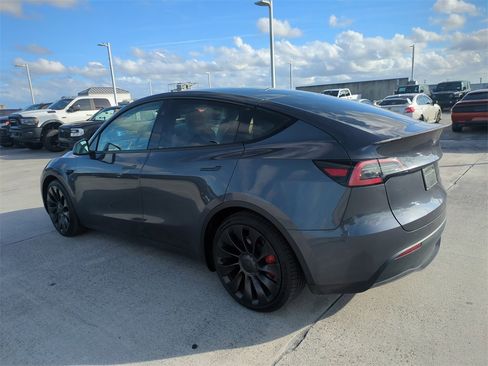 Used 2023 Tesla Model Y Performance image 7