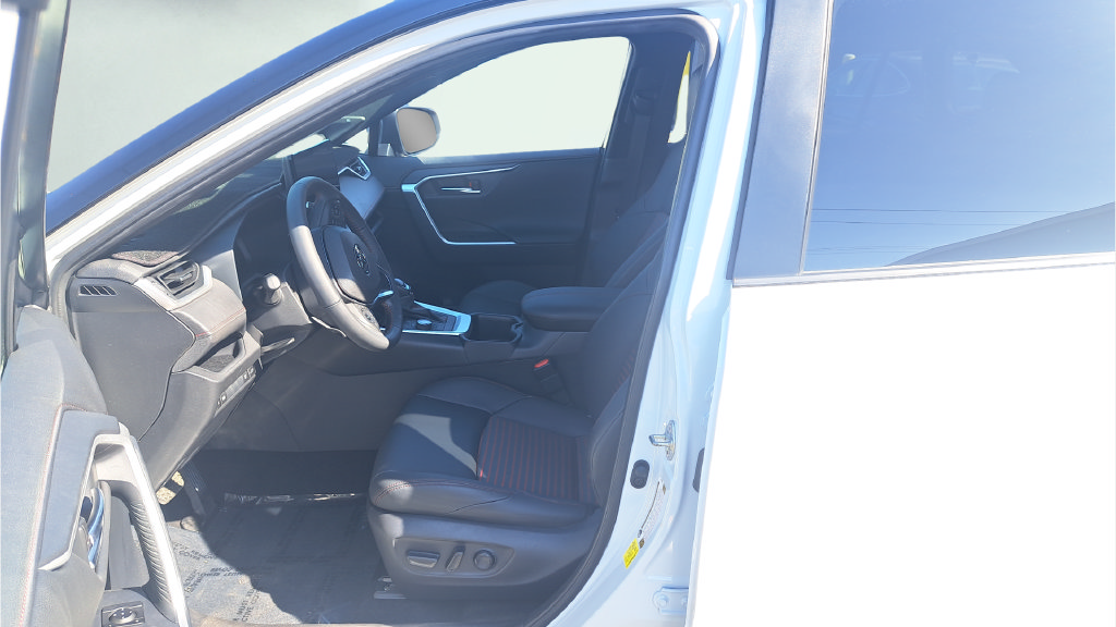 Used 2024 Toyota RAV4 XSE AWD/4WD image 10