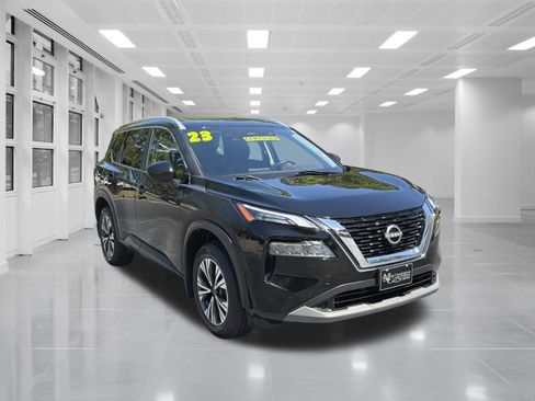Used 2023 Nissan Rogue SV w/ SV Premium B Package FWD image 3