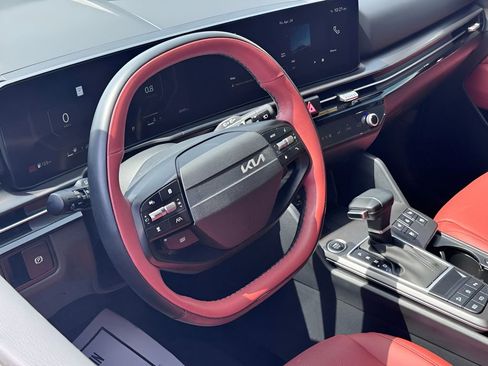 Used 2026 Kia Sportage SX FWD image 13