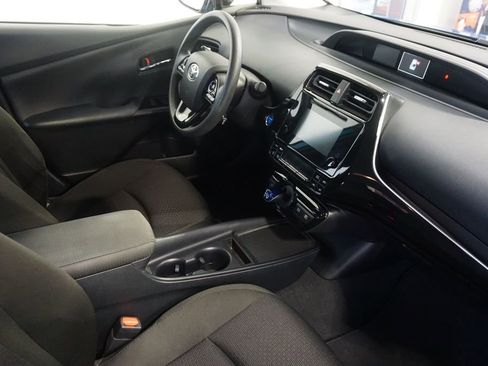Certified 2019 Toyota Prius LE FWD image 22