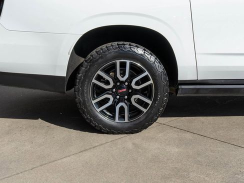 Used 2022 GMC Yukon XL AT4 w/ AT4 Premium Plus Package image 39