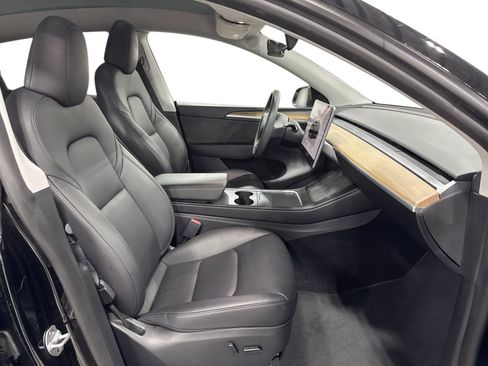 Certified 2023 Tesla Model Y Long Range AWD/4WD image 13