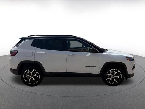 Used 2025 Jeep Compass Limited AWD/4WD image 16