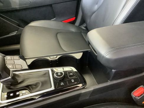 Used 2025 Kia Sportage EX FWD image 23