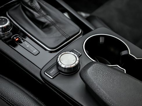 Used 2012 Mercedes-Benz C 63 AMG Sedan image 37