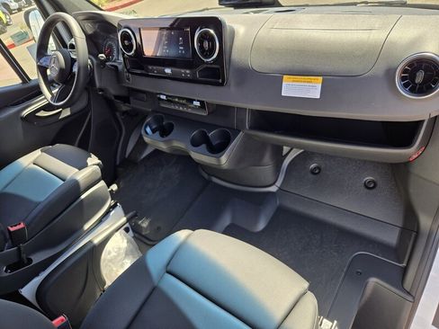New 2025 Mercedes-Benz Sprinter 2500 image 21