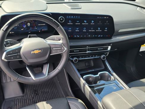 New 2026 Chevrolet Traverse High Country w/ LPO, Floor Liner Package FWD image 24