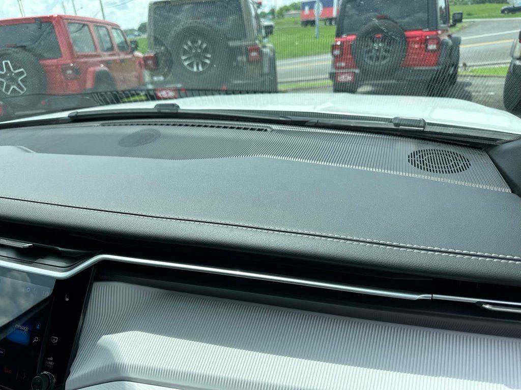New 2026 Jeep Cherokee Overland AWD/4WD image 23