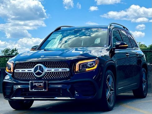 Certified 2022 Mercedes-Benz GLB 250 4MATIC image 4