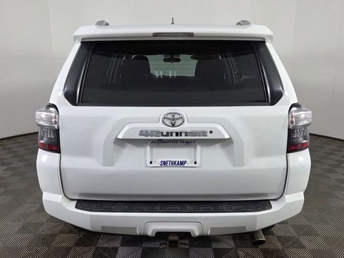 Used 2016 Toyota 4Runner SR5 image 7